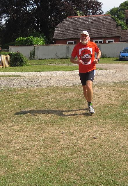 IMG_5661.JPG - Jeremy, Mr Take it easy, it's too hot, ambles in.